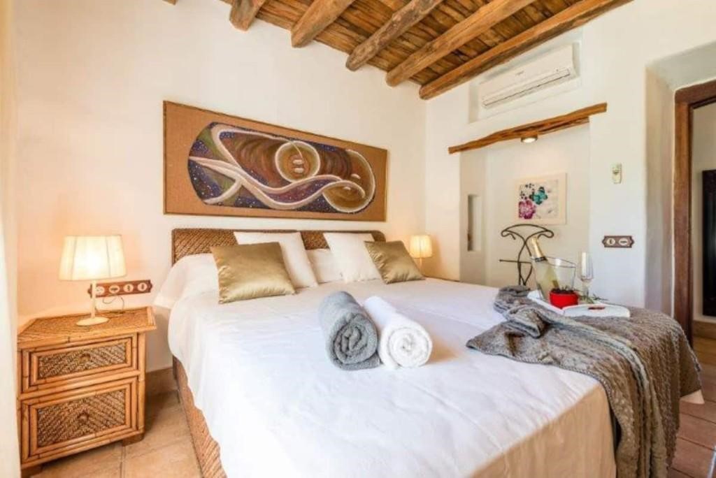 resa estates finca for sale santa gertrudis 2022 ibiza bedroom 2.jpg